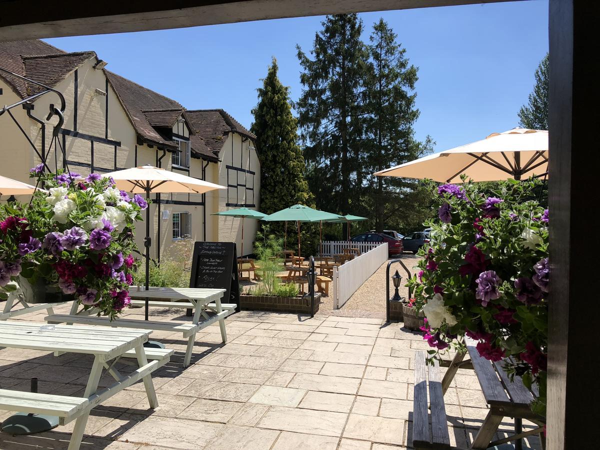 The New Inn Heckfield Exterior foto